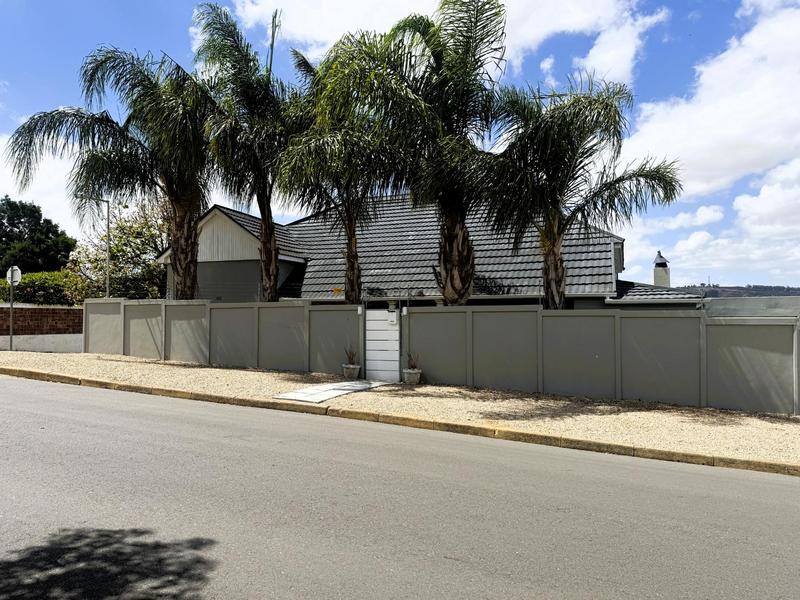 4 Bedroom Property for Sale in Amandelrug Western Cape